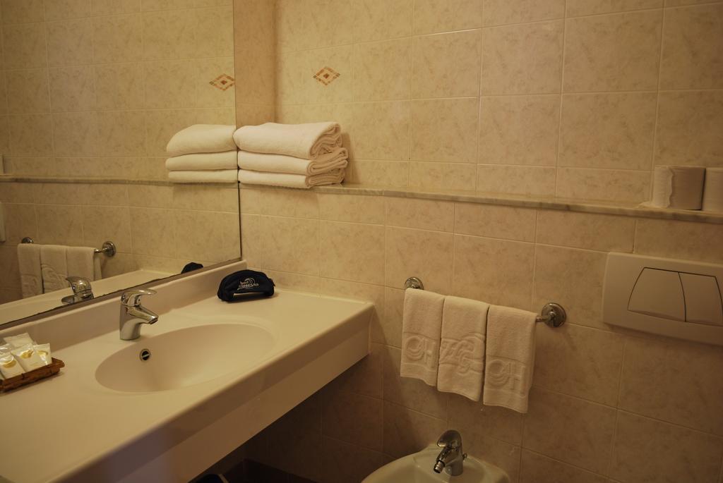 Hotel Galleano Laigueglia Værelse billede