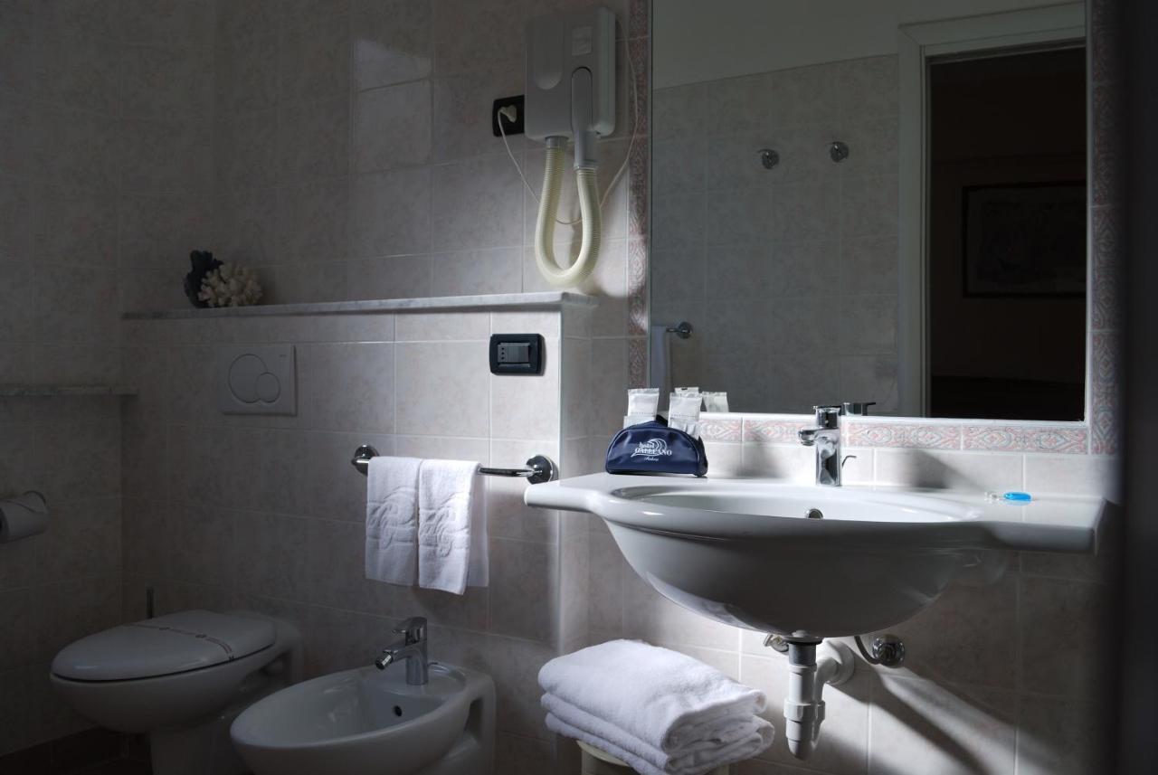 Hotel Galleano Laigueglia Eksteriør billede